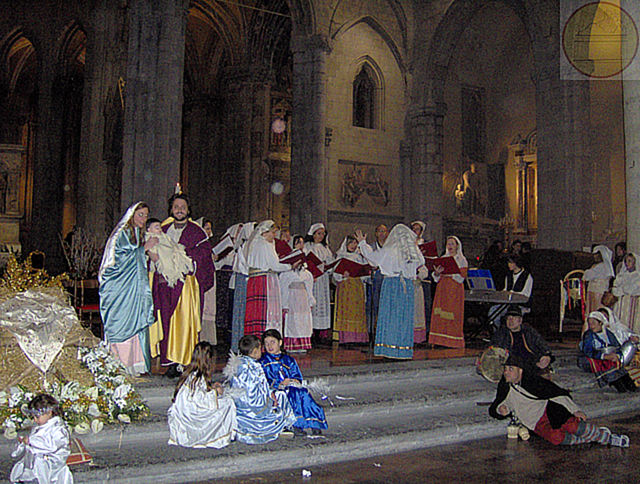 il Coro ed i Pastori salutano il Bambinello