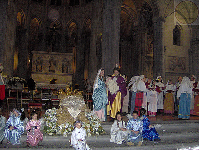 la Sacra Famiglia e gli angioletti del Centro Antico