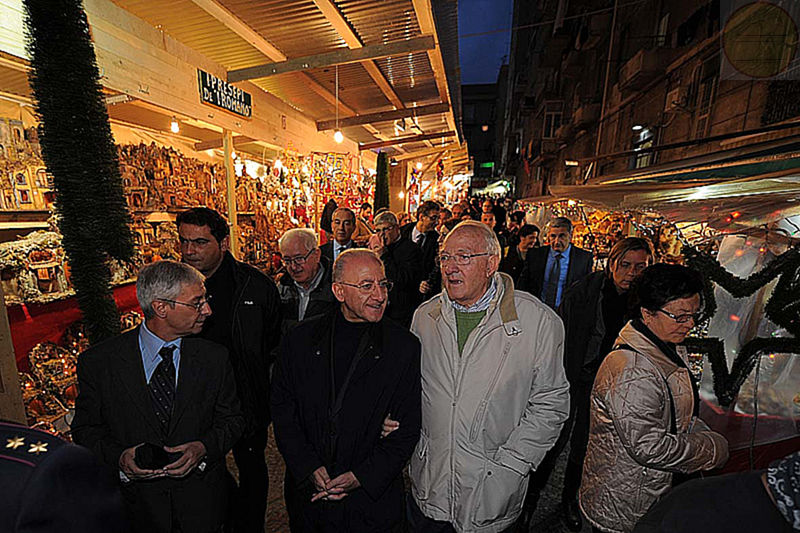 Il Sindaco di Salerno De Luca e il prof. Pasquino in visita a San Gregorio Armeno