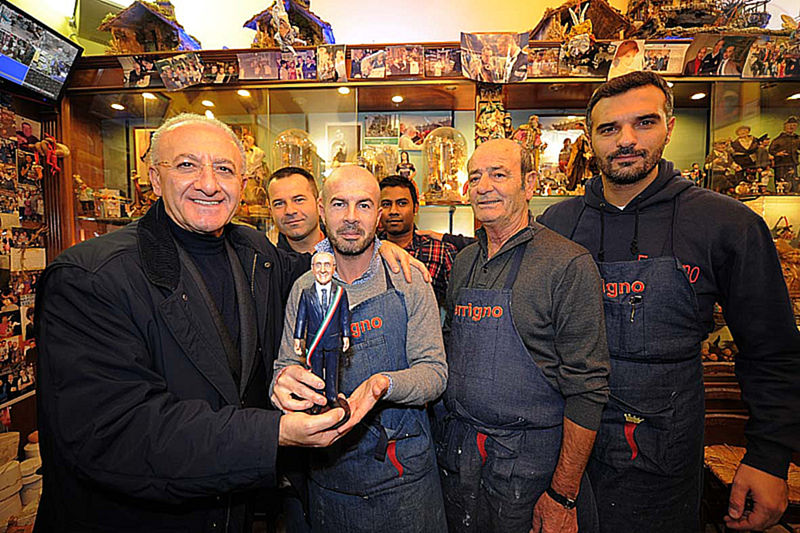Il Sindaco di Salerno De Luca e il prof. Pasquino in visita a San Gregorio Armeno