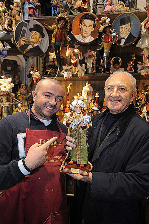 Il Sindaco di Salerno De Luca e il prof. Pasquino in visita a San Gregorio Armeno
