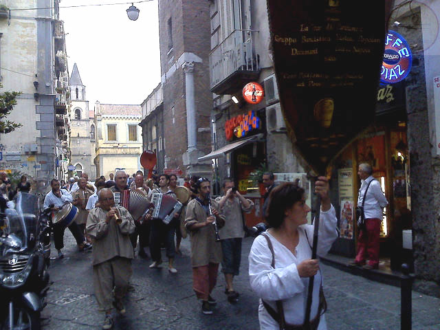 Musica popolare a Via Tribunali