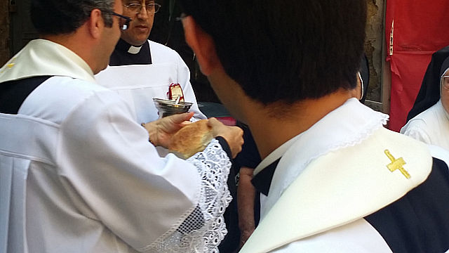 Benedizione pane Provvidenza Fondaco S. Gregorio