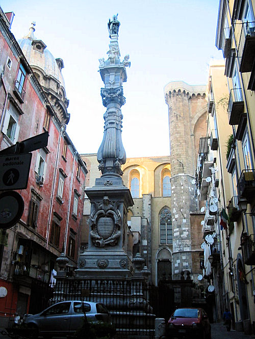 facciata della Chiesa dei Girolamini