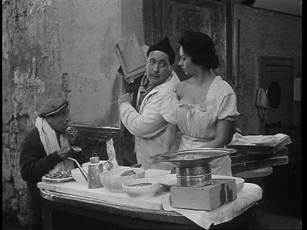 scena film "L'oro di Napoli"